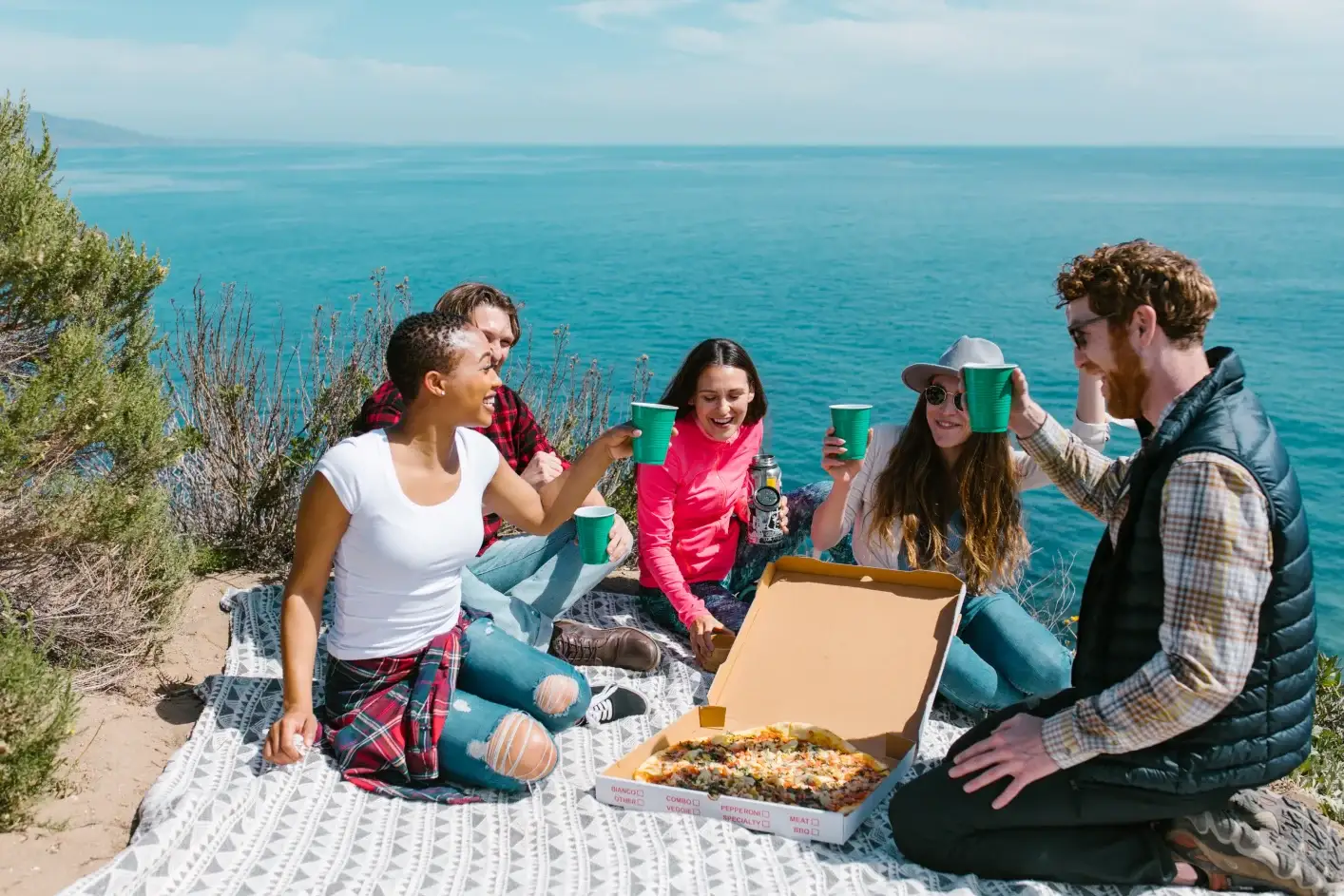 white picnic blanket waterproof